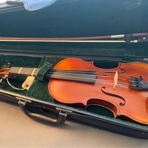 STRING INSTRUMENTS - ROSALIA VIOLIN

The top selling "Rosalia" Violin V-9
